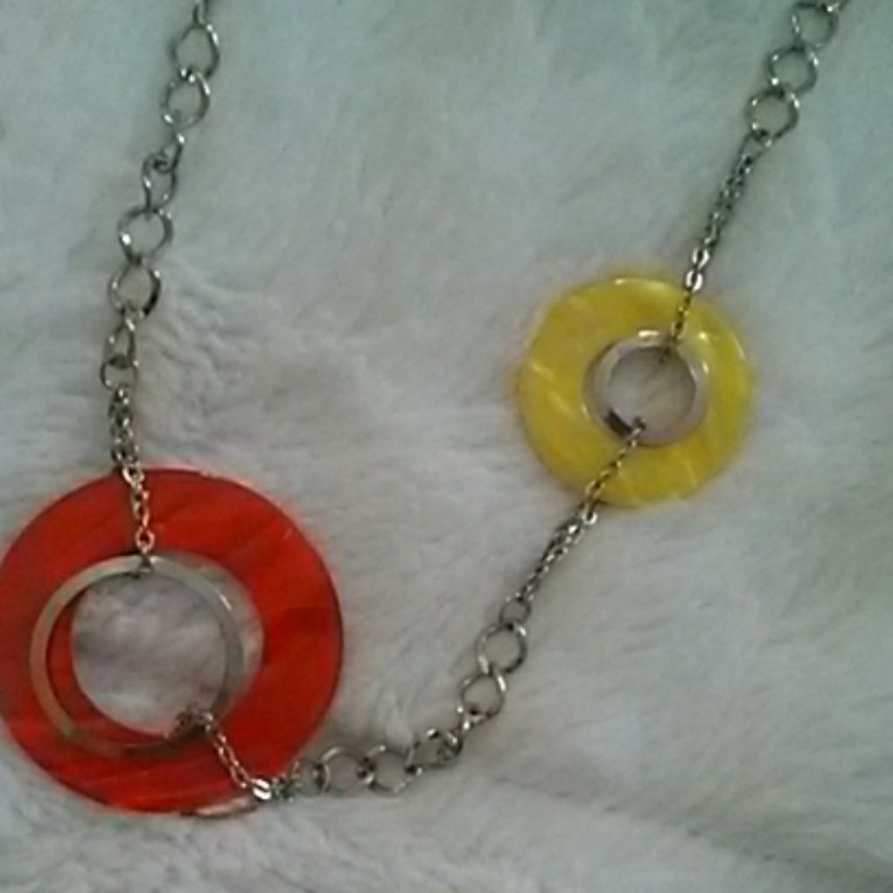 Multi colored ling necklace - Picture 2 of 4